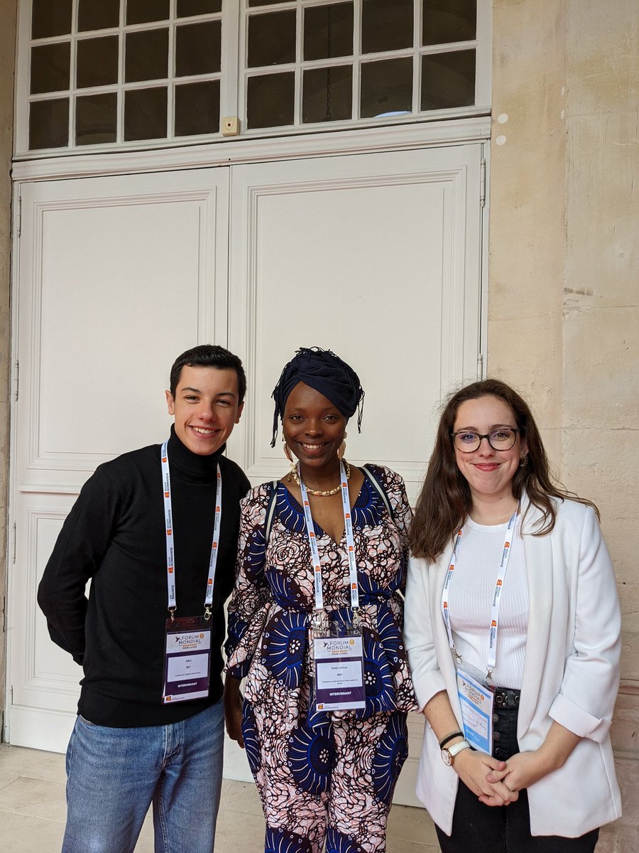 AlbinRey26's tweet photo. Très heureux des moments passés avec la lumineuse et engagée @HadjaIdrissa ce matin sur le Forum Mondial #NormandiePourLaPaix à Caen. Bravo pour cet indéniable engagement de la jeunesse du Monde pour les libertés et la paix. @RegionNormandie @odelphine @ConstantinEmma4 https://t.co/GSxmhLm5Vg