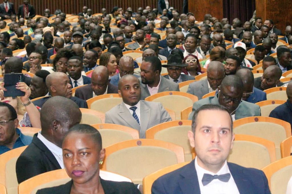 🛑 Cadre de concertation avec les Partis politiques. 

Nous avons répondu ce jour à l'invitation de la <a href="/cenirdc/">Ceni-RDC</a> dans la Salle de Spectacle du Palais du Peuple.
<a href="/EccoOfficiel/">ECCO</a>