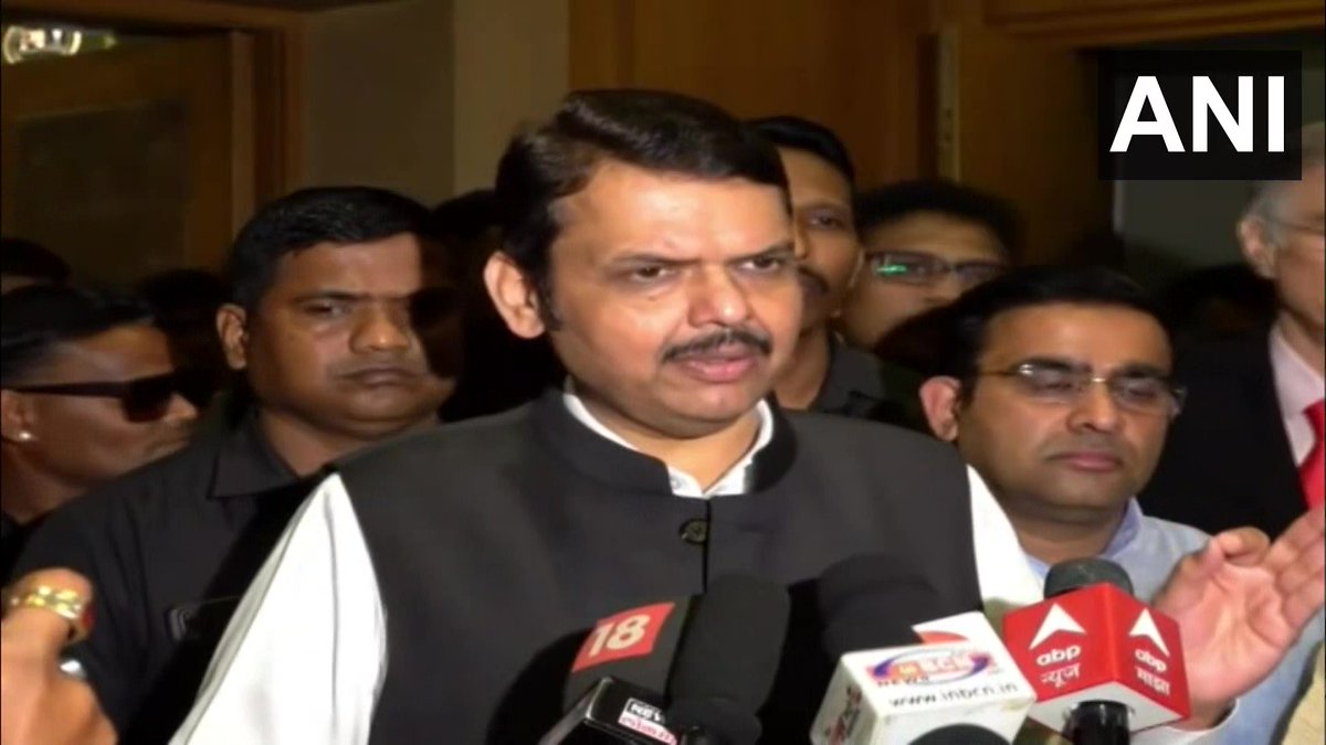 ANI's tweet photo. If anyone raises slogans of 'Pakistan Zindabad' in Maharashtra and in the country, we will not spare such people and action will be taken: Maharashtra Deputy CM Devendra Fadnavis on ‘Pakistan Zindabad’ slogans heard during PFI protest in Pune https://t.co/CWF3Ln2KWa
