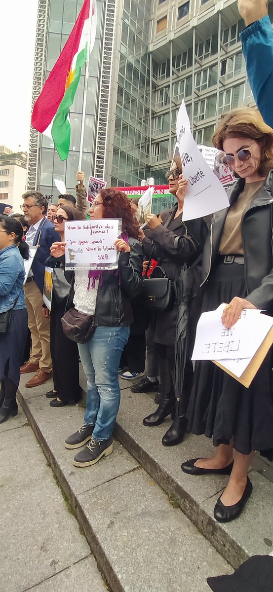 coldroitsfemmes tweet picture