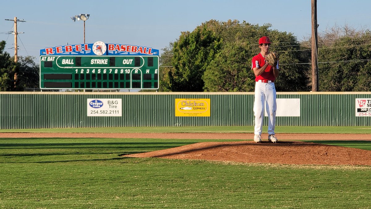 jbdominguez's tweet photo. Let's go! Game 1 of the day. @reeddominguezzz @CSCougBaseball @CoryBeckham5 @mason_george11 #GoCougs #BuzzBaseball https://t.co/dhJbEkPBSf