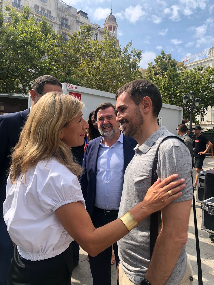 sergicampillo_'s tweet photo. 🙌🏽 Moitas grazas, vicepresidenta @Yolanda_Diaz_. Por supuesto València te da la bienvenida. Fantásticas reflexiones en el festival de @eldiarioes por su décimo aniversario. 

Y por supuesto, claro que hay que SUMAR.  😊 https://t.co/Z9bXBlaMtT