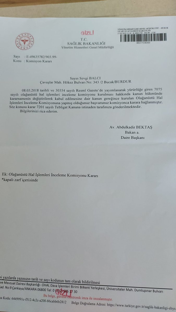 gergerliogluof's tweet photo. Sevgi Balcı, biri 8.5 aylık 3 çocuk annesi bir hemşireydi.

KHK ile ihraç sonrası haksızlığı kaldıramadı, çok üzüldü.Bir gün evinin tavanına kendini asarak intihar etti. OHAL "kabul"belgesi yeni ortaya çıktı, takipsizlik de!

Ondan nasıl helallik dilenecek,mezarından mı söyleyin! https://t.co/lSBGi9nBmz