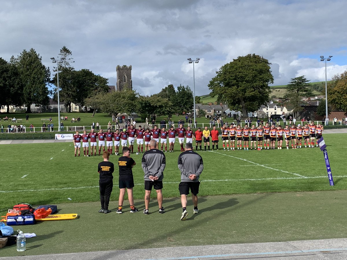 CarmQuinsRFC's tweet photo. Impeccable minutes silence for the sad loss of the partner of Quins prop Ben Leung. https://t.co/szMQAHhnI1