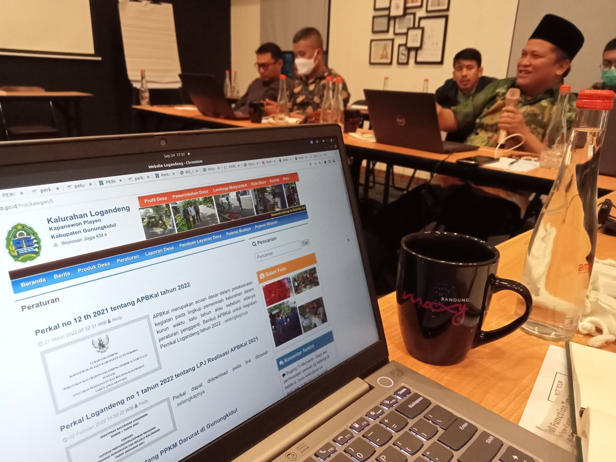 joeyakarta's tweet image. Akhir pekan ini (24/09), mewakili @combineri hadiri workshop perumusan modul advokasi perdes &amp;amp; APBDes yg akomodatif thd proses transformasi digital di tk desa. Agenda @commonroom_id dg tim riset dr Unpad ini hadirkan bbrp pemdes &amp;amp; CSO ke Bandung  sbg peserta. Nantikan hasilnya 😺