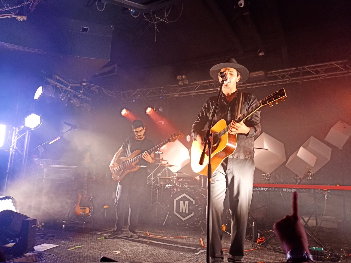 apurpledrizzle's tweet photo. Mejores noches yo no creo que existan, gracias @moratbanda por la magia de ayer 🇮🇹💜 https://t.co/Nt3GZQqNre