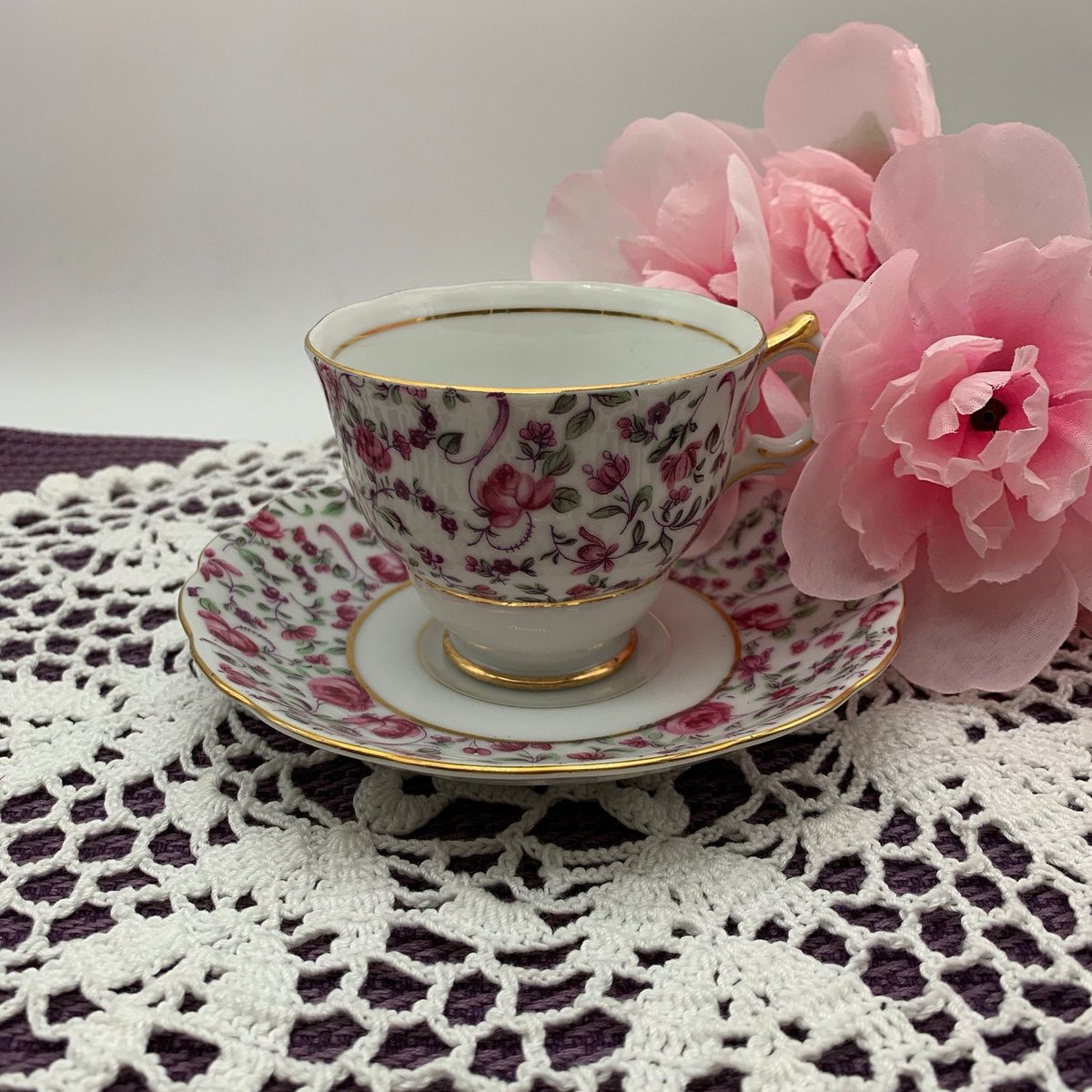 LilyDogAntiques's tweet photo. Excited to share this item from my #etsy shop: Vintage Porcelain Chintz Rose Teacup and Saucer #porcelainteacup #chinateacupset #vintageteacup #teacupset #bonechinateacup #collectorteacup #collectionteacup #teacupsetgift https://t.co/qaNbazajlg https://t.co/5iPUmAZf5q
