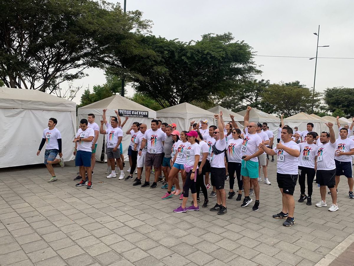interagua's tweet photo. ¡En #Veolia promovemos los valores! Iniciamos nuestra carrera #RunForDiversity en la #SemanaDeLaSeguridad en la que apostamos por un mundo lleno de igualdad y solidaridad 🌎.
#SemanaDeLaSeguridadVeolia #Veolia #Ecuador https://t.co/QMe7TXawJx