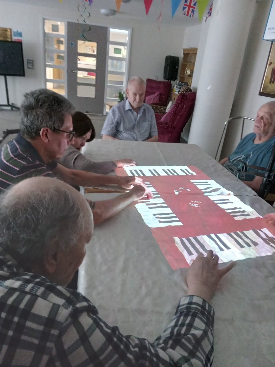 NortonHouseCH's tweet image. #magictable #playingpiano