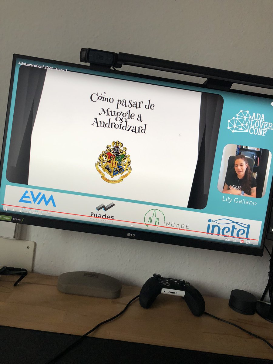 OscarMoreira1's tweet photo. Programación + Harry Potter? Pinta bien esto 😍

#AdaLoversConf22 @higalian https://t.co/pUJUe9OUlk