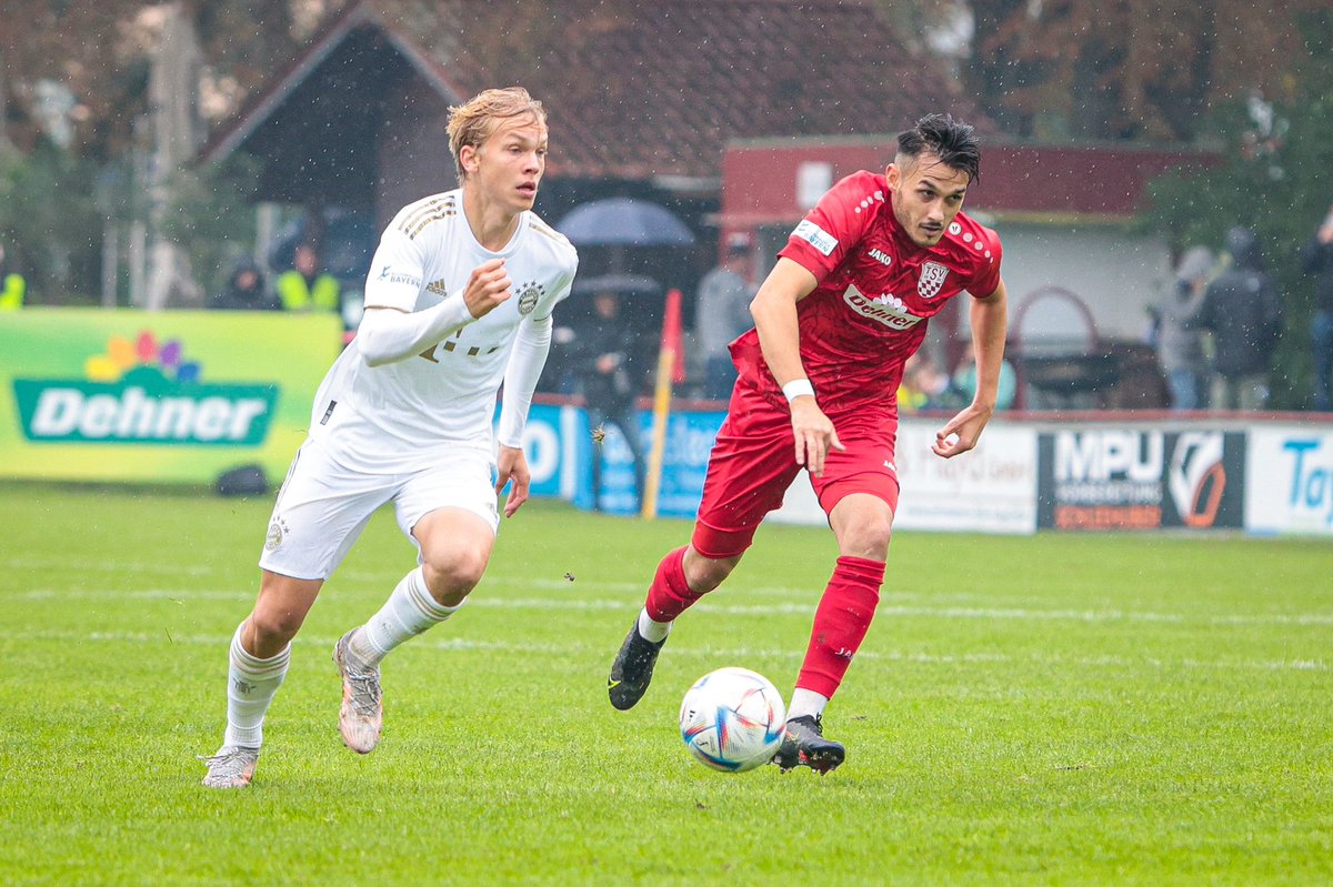 fcbayerncampus's tweet photo. 🔄 73‘ Doppelwechsel
🤛 Desire #Segbe, Frans #Krätzig
🤜 Max #Scholze, Noël #AsekoNkili
#FCBAmateure | 0:3 🔴⚪ https://t.co/wXcw9Y8XNi