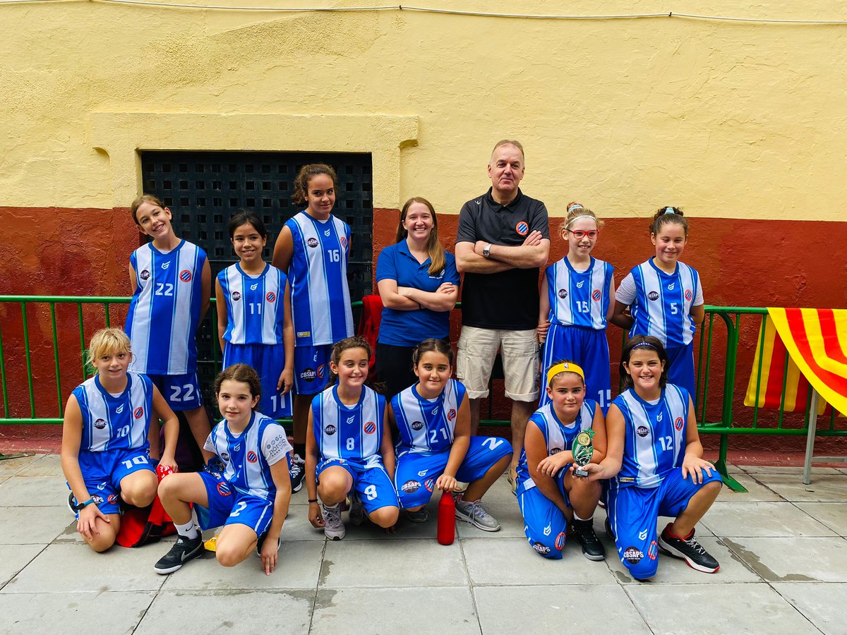 cbsaps's tweet image. L&apos;equip mini femení de @cbsaps @sdespanyol ha participat al Torneig de Santa Coloma.

#cbsaps_sdespanyol #poblesec #basquet #barcelona