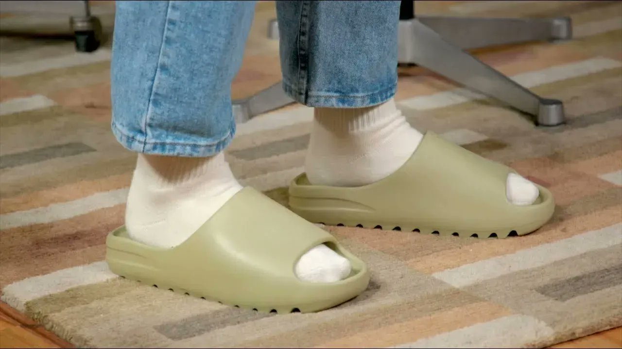 yeezy resin slide on feet