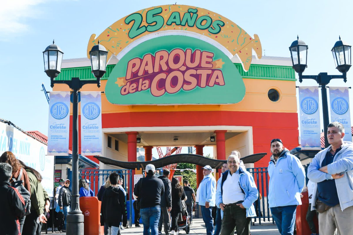 AtsaBsAs's tweet photo. Comenzó el segundo día de nuestro #GranFestejoSanidad! Estamos preparadxs para disfrutar al máximo junto a la familia y amigxs 🎢
#Sanidad #Sindicato #ATSABSAS https://t.co/7Qr07ICHbE