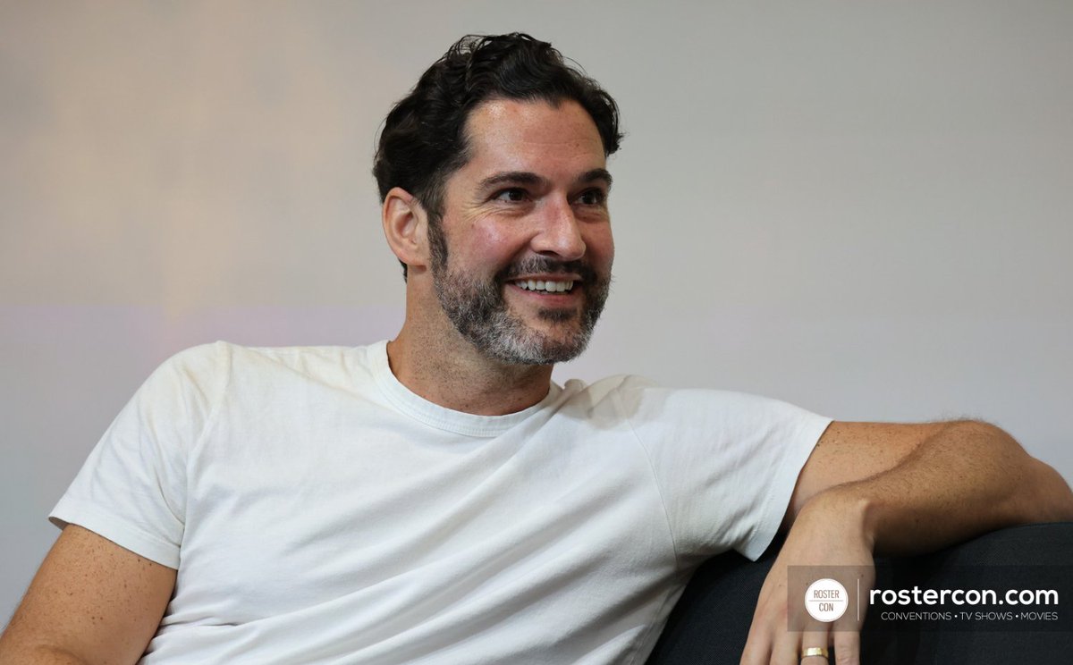 RosterCon's tweet photo. #SOHC - Tom Ellis &amp; Tom Welling during their panel #Lucifer https://t.co/ry9sL50qB7