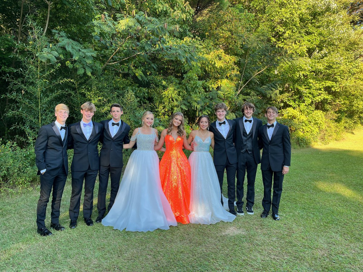 Huge night for <a href="/saltilloftball/">Saltillo Football</a> Congrats on the big homecoming, division win! Great game for Thax and <a href="/JTBeasley1/">JT Beasley</a> Congrats to AC Crouch for being named Homecoming Queen. The soccer team was WELL represented last night both on the field and hoco court!