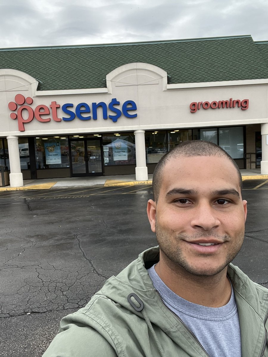 BigBentleysPS's tweet photo. Big Bentley's Pet Supply are in Somerset today for their annual pet adoption event from 10-4p. They have been kind enough to let us be a vendor for the event. If y’all have any friends in Somerset please send them my way for quality products! #bigbentleys #familyowned #Petsense https://t.co/EXfligPtRx