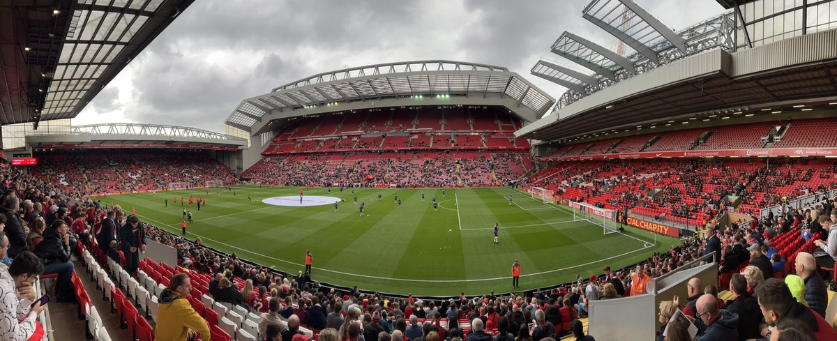 thewizard0108's tweet photo. Liverpool legends vs Man United legends.. Come on reds!!! #lfc #legendsofthenorth https://t.co/tIBUB0nGRU