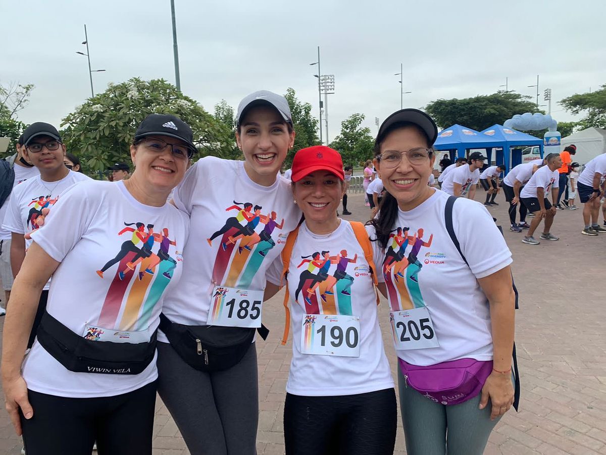 Veolia_Ec's tweet photo. ¡En #Veolia promovemos los valores! Iniciamos nuestra carrera #RunForDiversity en la #SemanaDeLaSeguridad en la que apostamos por un mundo lleno de igualdad y solidaridad 🌎.
#SemanaDeLaSeguridadVeolia #Veolia #Ecuador https://t.co/4r8VUbP9xH