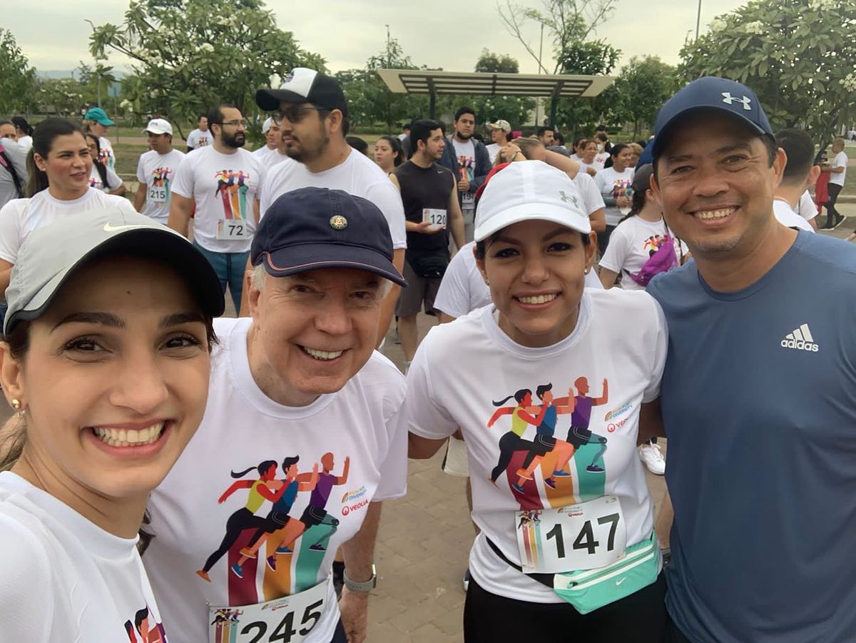 Veolia_Ec's tweet photo. ¡En #Veolia promovemos los valores! Iniciamos nuestra carrera #RunForDiversity en la #SemanaDeLaSeguridad en la que apostamos por un mundo lleno de igualdad y solidaridad 🌎.
#SemanaDeLaSeguridadVeolia #Veolia #Ecuador https://t.co/4r8VUbP9xH