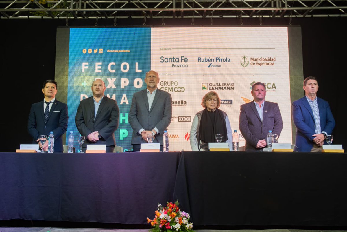 redcame's tweet photo. 👥 El presidente @AlfredoGZChaco y el secretario general @ricardodiab participan del acto inaugural de  #FecolExpodema2022, junto al gobernador @omarperotti, la intendenta Ana Meiners, y autoridades y dirigentes #pymes provinciales.
#CAMEenSantaFe
#AgendaFederalPyme🇦🇷 https://t.co/v2jsWuJyTW