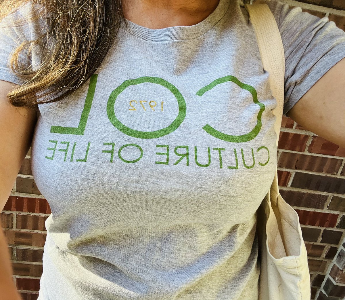 laurabrun1011's tweet photo. #COL1972 super cute clothes- look them up! https://t.co/Mz36RjRYFL