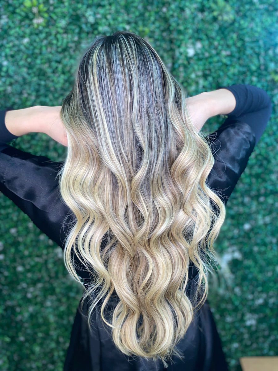 deysibenitez_01's tweet photo. Les recomiendo mi colorista de Joseph Denis Roa una capa total 850 mil me sale el total ya con tratamiento de hidratación con productos alfapar 😌 (tengo mucho cabello y cuando eso largo, ahora tengo más corto) https://t.co/vkgHItCN3T
