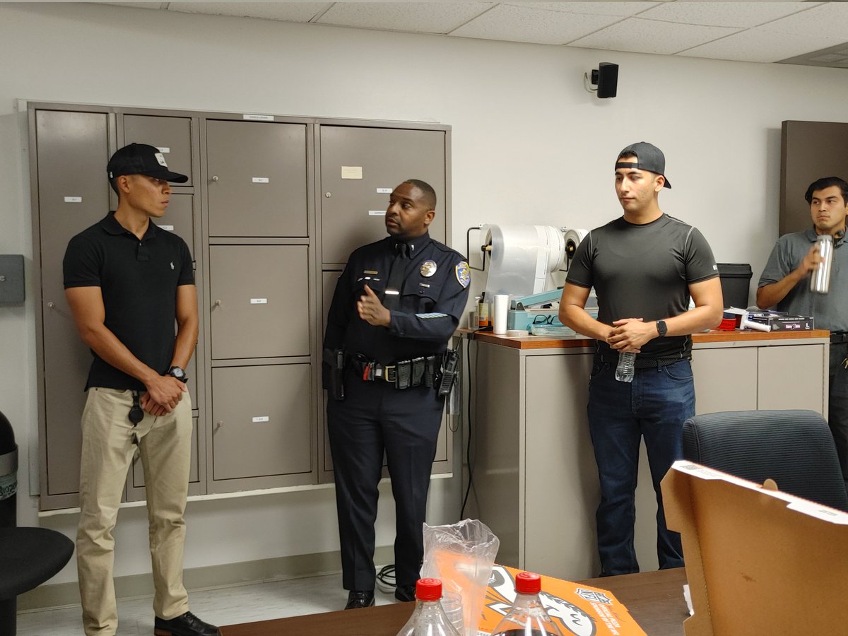 guttierez_john's tweet photo. #AcademyBound Yesterday, I had an opportunity to share wisdom on the importance of ethical behavior, honor, dignity, respect &amp; service. #RelationalPolicing #Engagement #AgentOfChange #CommUNITY "Campus Safety Through Service" https://t.co/F1rROzXGHt