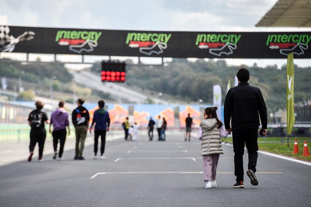 intercitypark's tweet photo. Intercity İstanbul Park Kalp Günü Ritim Koşusu etkinliğiyle 24 Eylül Dünya Kalp Günü’nü V Weekend’te kutladık.💚
#VWeekend #DünyaKalpGünü https://t.co/n4xy1lTHAG