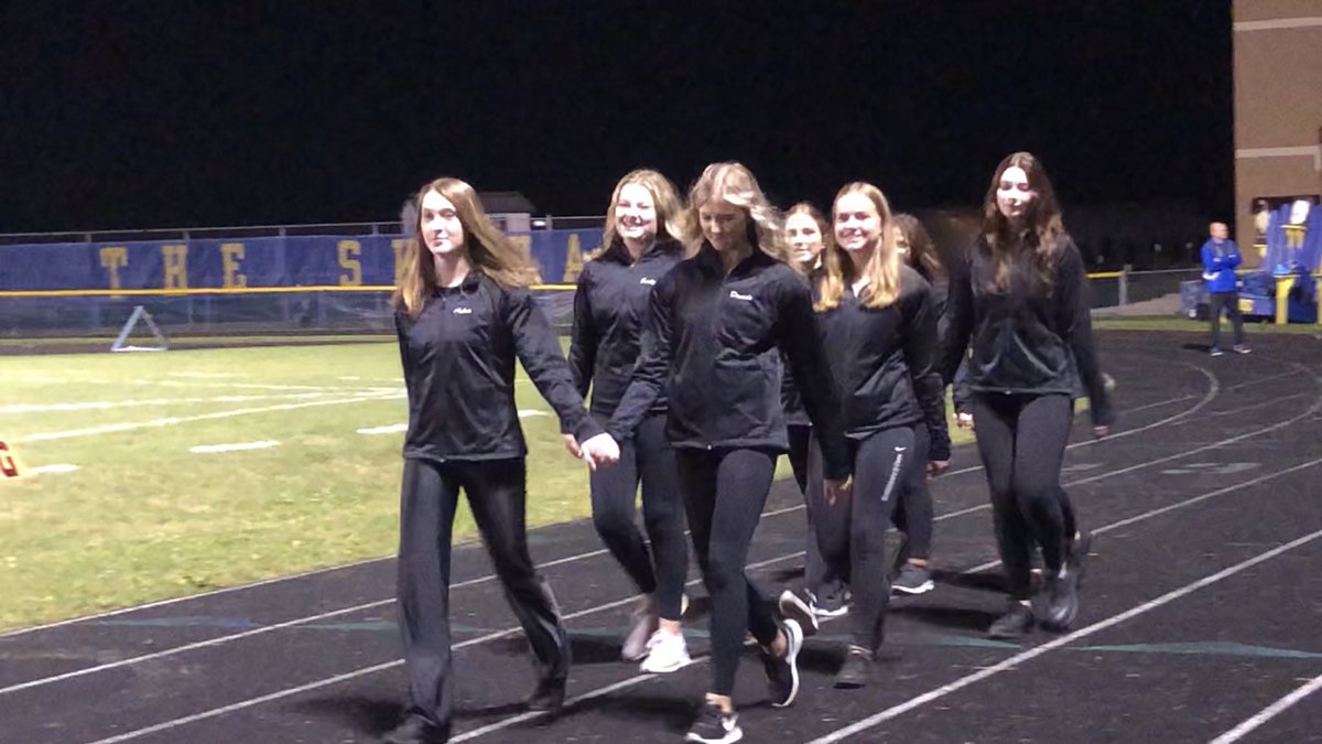 Hawkettes_JHS's tweet photo. Homecoming is for Pep rallies and guy girl routines, team dinners & Friday night lights! #dancelikeahawkette https://t.co/3rY5Gyw7tU