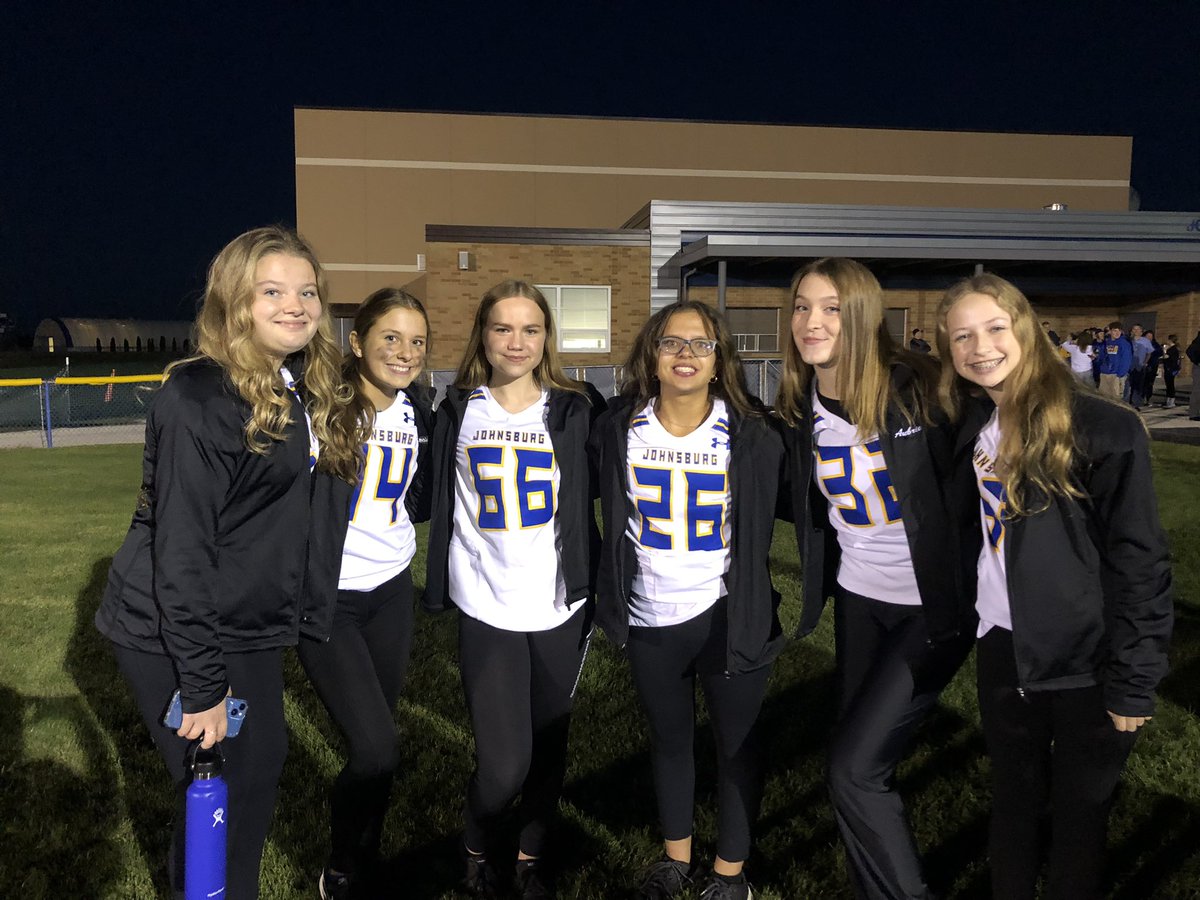 Hawkettes_JHS's tweet photo. Homecoming is for Pep rallies and guy girl routines, team dinners & Friday night lights! #dancelikeahawkette https://t.co/3rY5Gyw7tU
