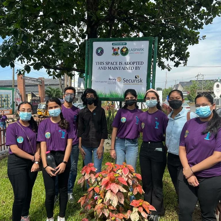 ils_lagos's tweet photo. Interact Club of I.L.S along with Rotary Club of Palmgrove state have planted saplings in  Shri N G Patel park. The saplings were collected from students during the week and on Saturday Saplings were planted with utmost care in the presence of Rotary members. https://t.co/P5FFfds69h