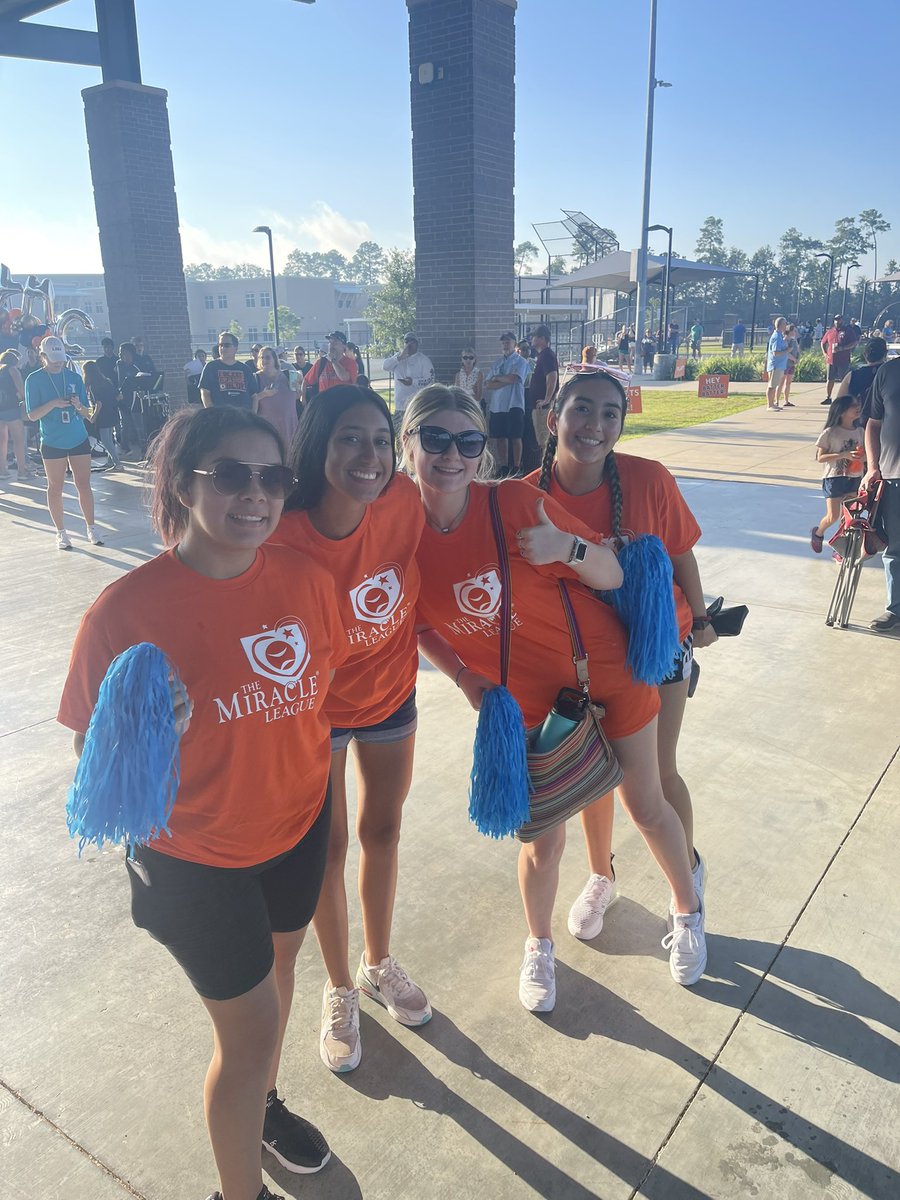 AHS HOSA supporting and volunteering at YMCA Miracle League kickoff day! 🧡⚾️🧢 <a href="/AtascocitaHosa/">Atascocita Hosa</a> <a href="/HumbleISD_AHS/">The Atascocita HS</a> <a href="/YMCAHouston/">YMCA Greater Houston</a>