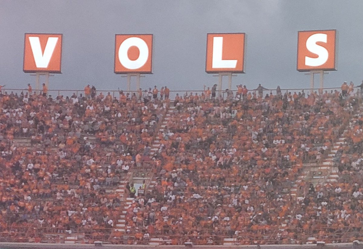 VolFan194's tweet photo. GET UP VOL NATION! IT'S GAMEDAY ON ROCKY TOP! #GOVOLS #FUUF #GutTheGators https://t.co/EgNRajJ1lF