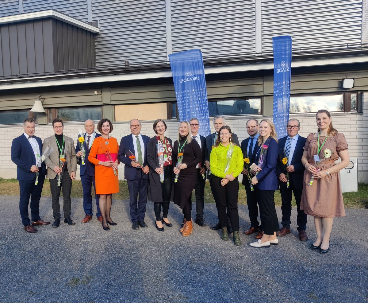ppkeskusta's tweet photo. Eduskuntavaaliehdokkaat ovat (kuvassa vasemmalta lähtien): 

Lauri Nikula (Oulu)
Pekka Aittakumpu (Oulu)
Markus Jaatinen (Ylivieska) Hanna-Leena Mattila (Raahe)
Hannula Marika (Nivala)
Susanna Kisner (Oulu)
Timo Mehtälä (Haapavesi)
Matti Heikkilä (Kuusamo)

1/2 https://t.co/5g0LXtG1Kv