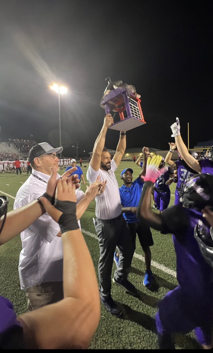 MalcolmAnd26's tweet photo. Great team win against terry!! I am so blessed for my teammates and coaching staff @sloan_coach @coachcodutti @CoachZachWill @Coach_DJones https://t.co/ccNyO9fnAw