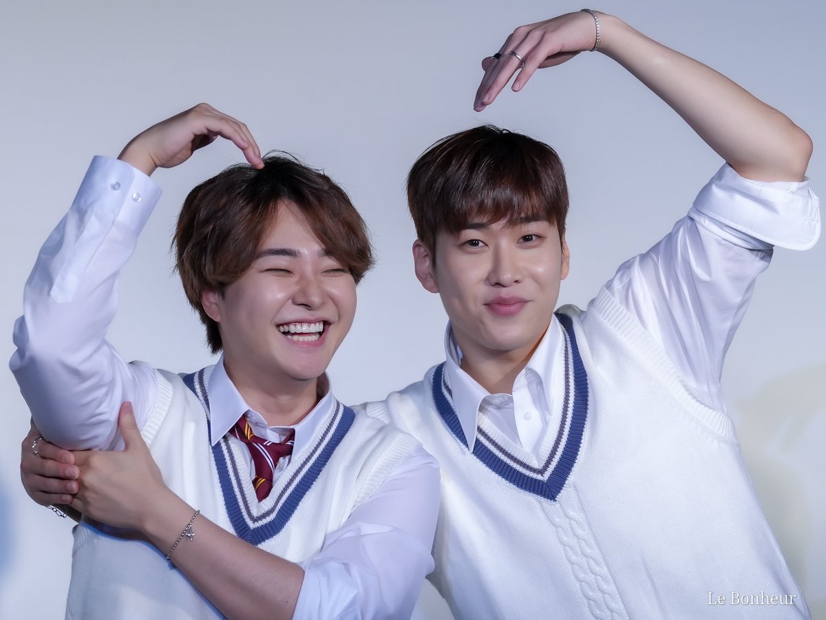 LeBonobono's tweet photo. 20220807 #BF #JEONGMIN &amp; #HYUNSEONG JAPAN LIVE EVENT 'DUET' 
20:00 制服DAY フォトタイム📸

#ヒョンソン #현성 @HS_930609
#ジョンミン #정민 @BOYF_JM https://t.co/z5VqcfLYa2
