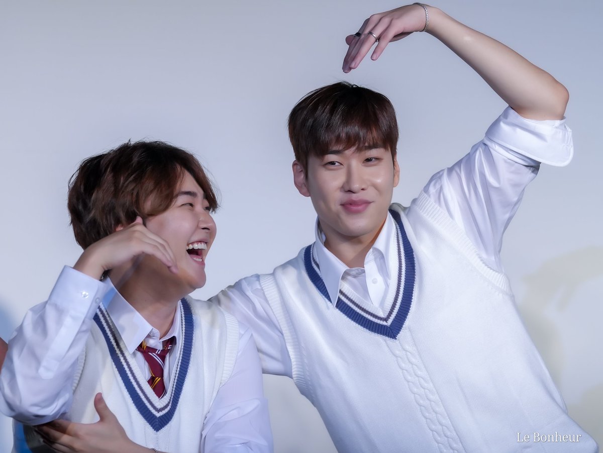 LeBonobono's tweet photo. 20220807 #BF #JEONGMIN &amp; #HYUNSEONG JAPAN LIVE EVENT 'DUET' 
20:00 制服DAY フォトタイム📸

#ヒョンソン #현성 @HS_930609
#ジョンミン #정민 @BOYF_JM https://t.co/z5VqcfLYa2