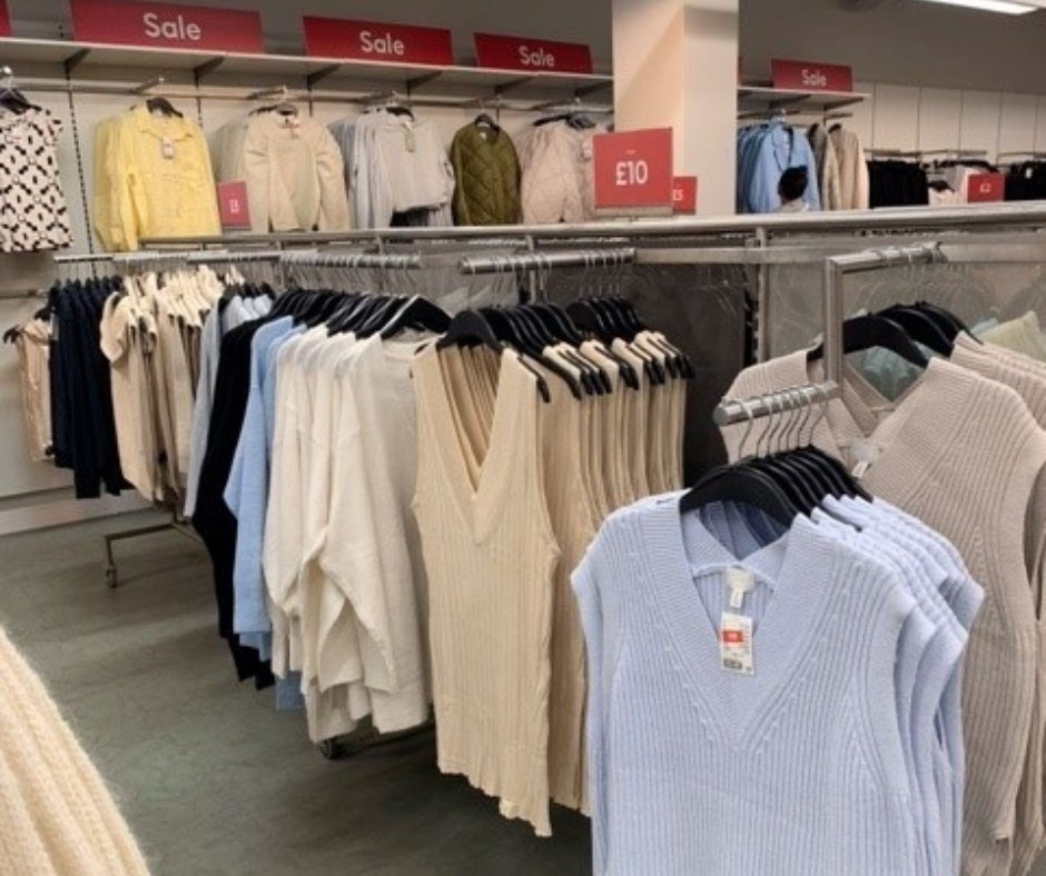 affinitystaffs's tweet image. Looks like H&amp;amp;M are Autumn ready! 

Check out their range of clothes, just in time for the cold weather! 🥶

Visit our website today! &amp;gt;&amp;gt; affinitystaffordshire.com 

#AffinityStaffordshire #AffinityStaffs #AffinityOutlets #HAndM #HnM