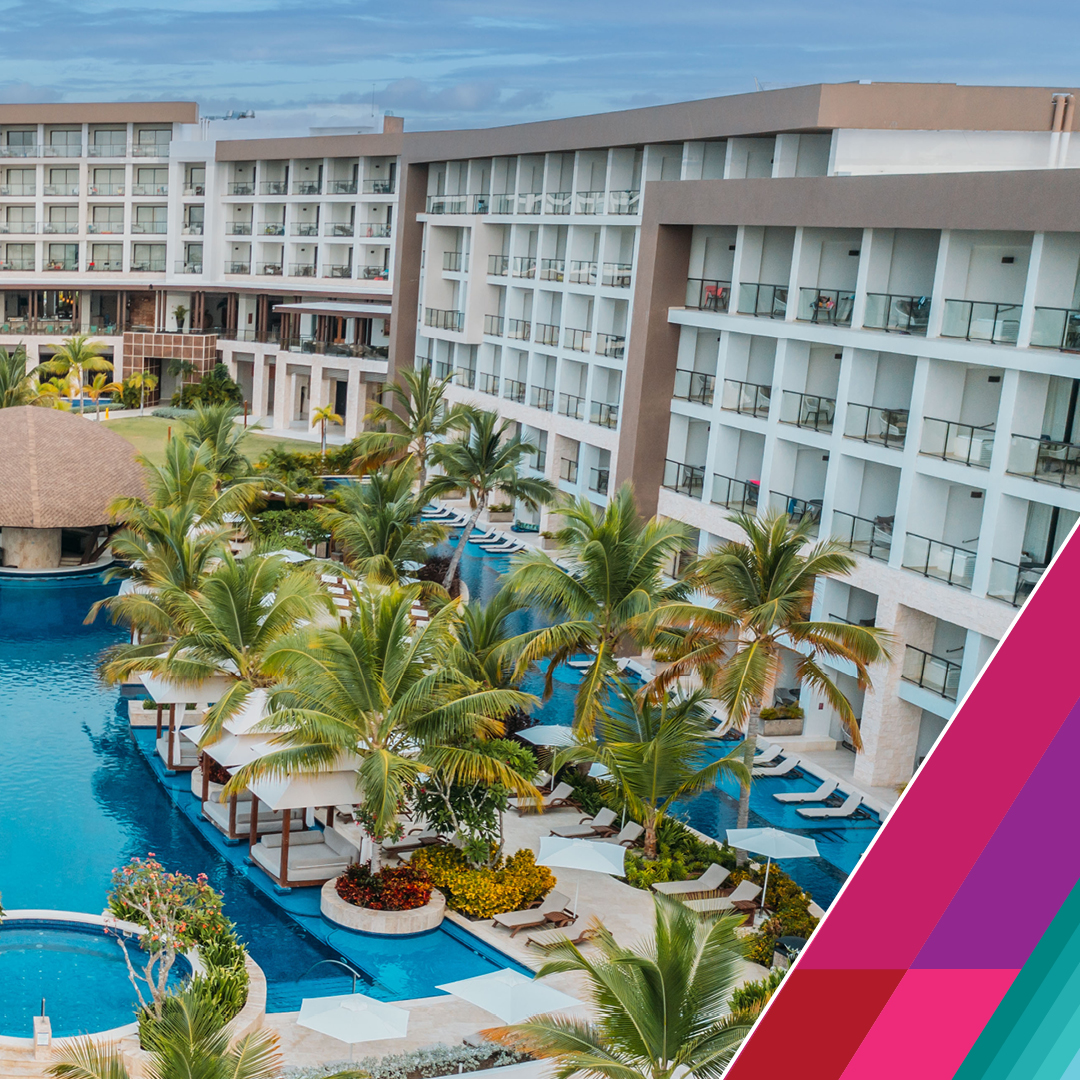 Scenic views surround us from the moment we arrive. 
.
Vistas espectaculares nos rodean desde el momento en que llegamos.
.
#HyattZivaCapCana