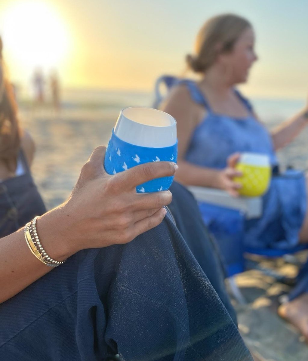 Before Shannon and I created GOVERRE we would often pour our nice wine in red plastic cups or stainless coffee mugs for our beach happy hours - yuck! We knew there had to be a better way. GOVERRE is the first GLASS portable wine glass with a drink-through lid.