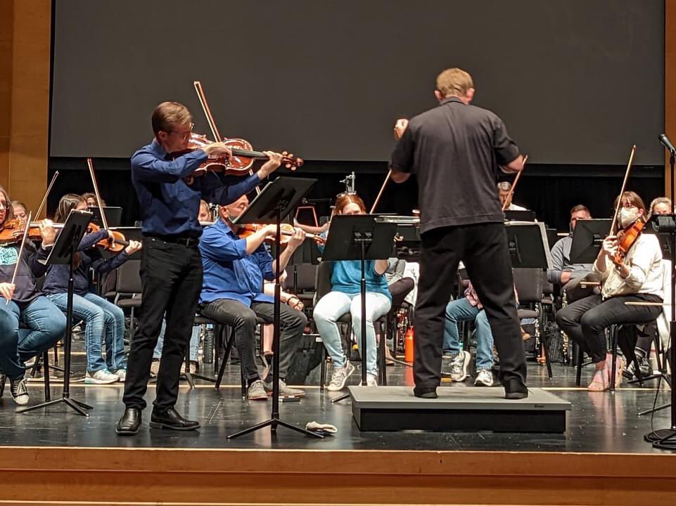 I’m so excited!!!
Tonight’s the night I perform Stacy Garrop’s viola concerto with the <a href="/WeidnerCenter/">The Weidner</a> in Green Bay! 

Huge lineup also includes composers @clariceassad Jennifer Higdon, &amp; Michelle McQuade Dewhirst. 

#newmusic #composer #greenbay #music