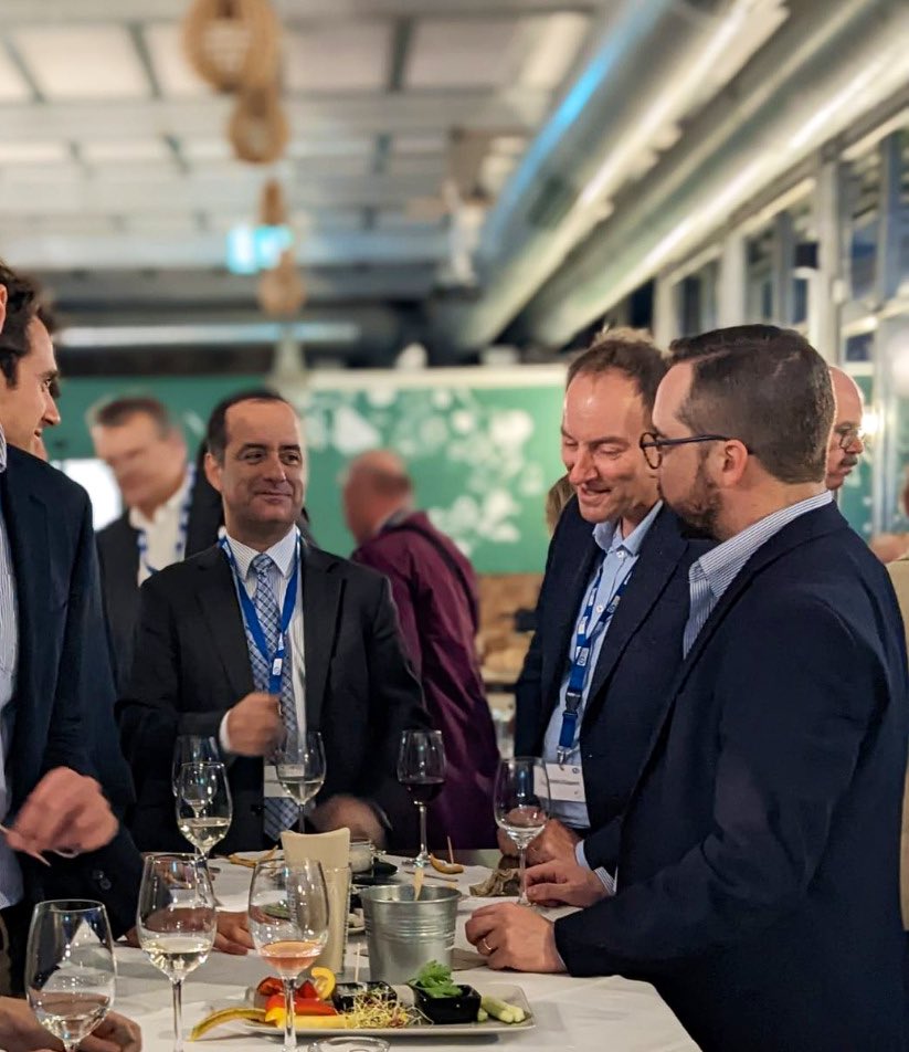 Terminando un enriquecedor encuentro en Suiza🇨🇭en el marco del Foro Mundial de Comercio. Por dos días, con colegas de varios países del mundo, analizamos el presente y futuro de la política y el comercio internacional. Gracias <a href="/WTIunibe/">World Trade Institute (WTI)</a> <a href="/EUI_EU/">European University Institute</a> por la invitación #WorldTradeForum.