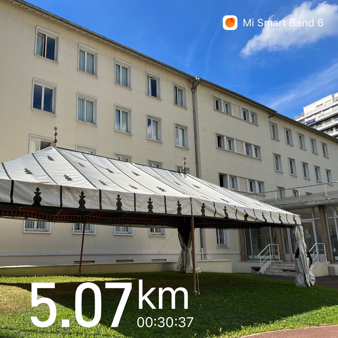 konbut2's tweet photo. 【Cité Uラン】第43回
〜建物探訪編1〜
新学期の新シリーズとして今日から随時、CitéU内の建物を取り上げていきます😊
・Maison du Maroc(モロッコ館)
1953年開館。キャンパス東端に位置し、正面玄関の装飾が美しい。仮設テントもモロッコ風!
#parisrun #citéU https://t.co/NmZ8cxWlob