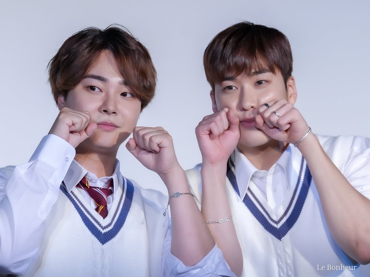 LeBonobono's tweet photo. 20220807 #BF #JEONGMIN &amp; #HYUNSEONG JAPAN LIVE EVENT 'DUET' 
20:00 制服DAY フォトタイム📸

#ヒョンソン #현성 @HS_930609
#ジョンミン #정민 @BOYF_JM https://t.co/9YzQ92HUw3