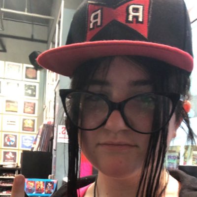 laura 🧄 tweet media
