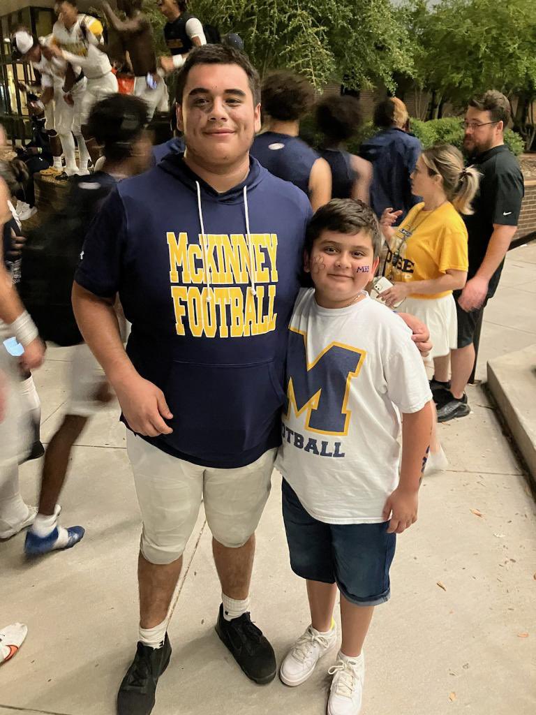 Bigbosa7's tweet photo. @AdrianG2023 I know what this game meant to you and being with your teammates! Thank You for taking a moment to take a picture with my son! @McKinneyHS_FB  #futureolineman #futurelion https://t.co/txCVJORFls