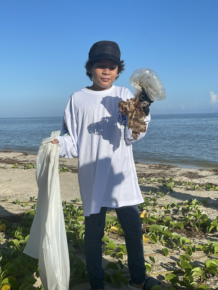 verderespong's tweet photo. ¡Los #AgentesDeCambio presentes en la #Macrolimpieza simultanea de playas 🏝 en 14 puntos de la costa de #Yucatán! https://t.co/j82wFKH67m