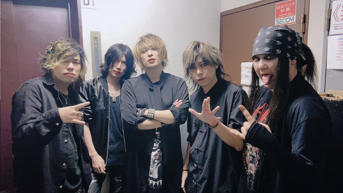 DualCreed's tweet photo. 2022.09.24(土)
Cross Sign×上野音横丁
NAMELESS COLORS-bootleg-

ありがとうございました！
飛び入りで@yu_vis69_Ri 
とRock'n'Roll Star盛り上がりました！！

次は10/9ダイオンロックフェス！！
新曲もリリースされたので
沢山聴いて下さい🔥

#DUALCREED #crosssign #Project0 #driveatyourbrain https://t.co/rSpM5GN666