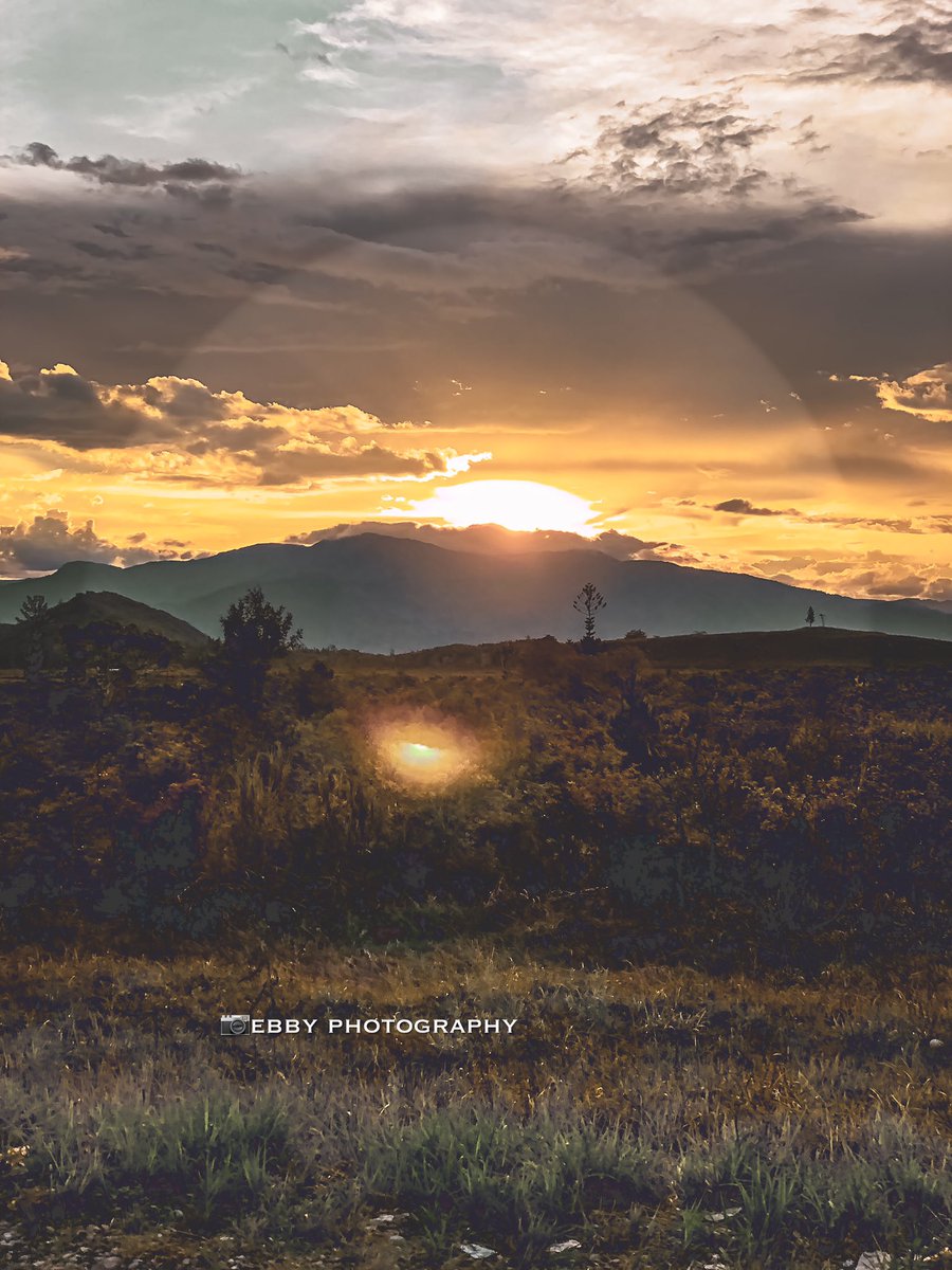 ebby_photo's tweet photo. Kaka ebby punya baku tipu syg❤️✋🏼☺️📸
#ebbyphotography
#mountain_fmp
#papuansphoto📸👏 https://t.co/4rRs96j9Yw
